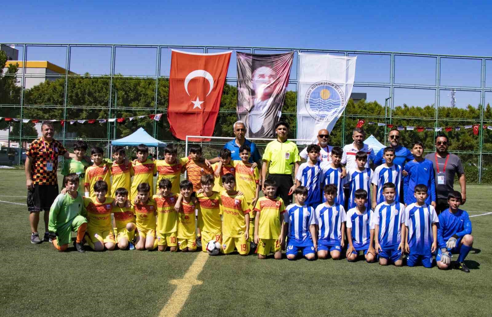 Mersin’de ’Çocuk Futbol Şenliği’ başladı