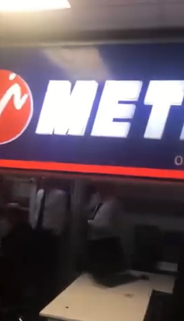 ANKARA ŞEHİRLERARASI OTOBÜS TERMİNALİ'NDE (AŞTİ), METRO TURİZM FİRMASINDAN BİLET ALAN