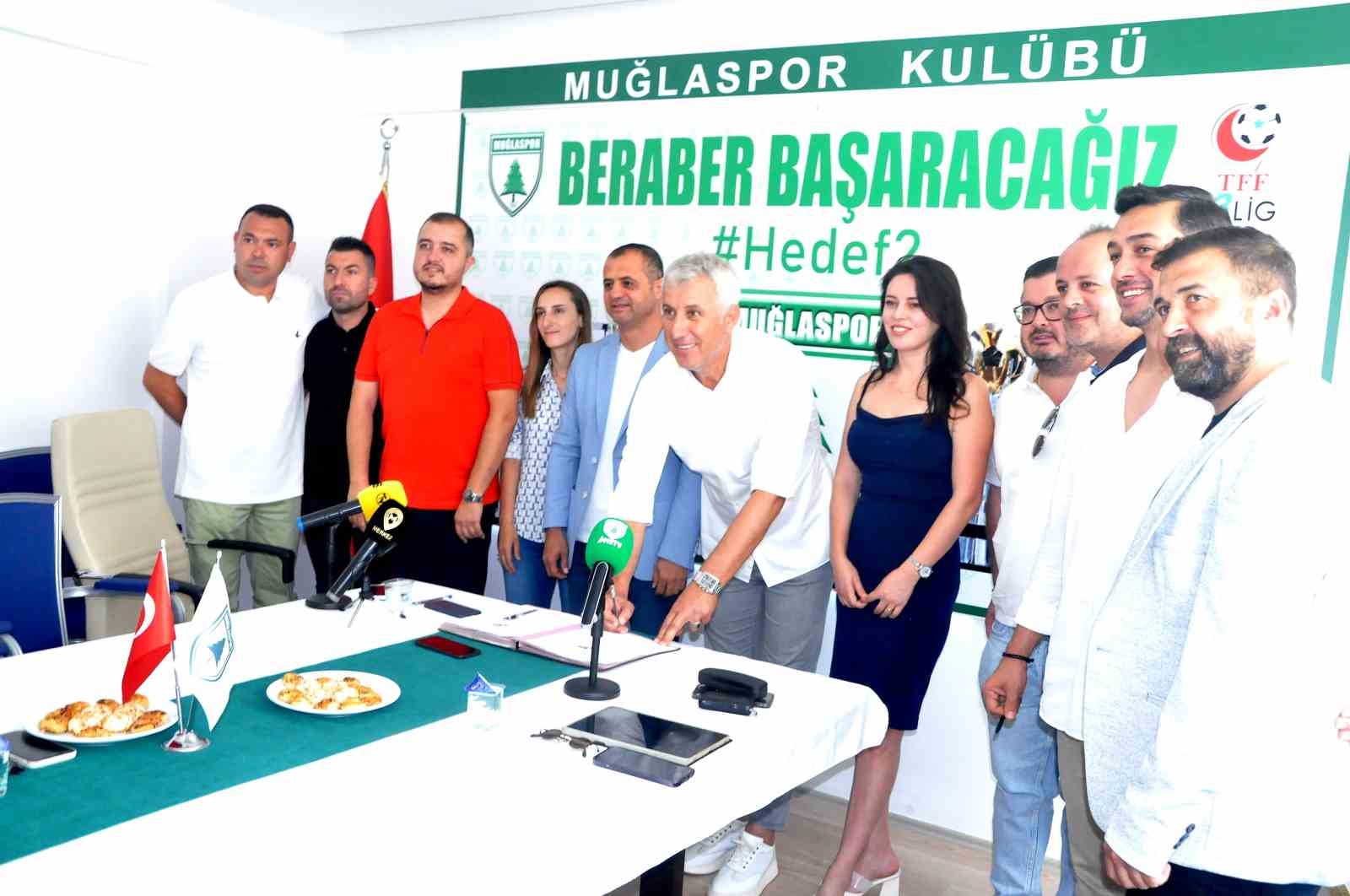 Muğlaspor yeni teknik direktörü Durmuş’u tanıttı