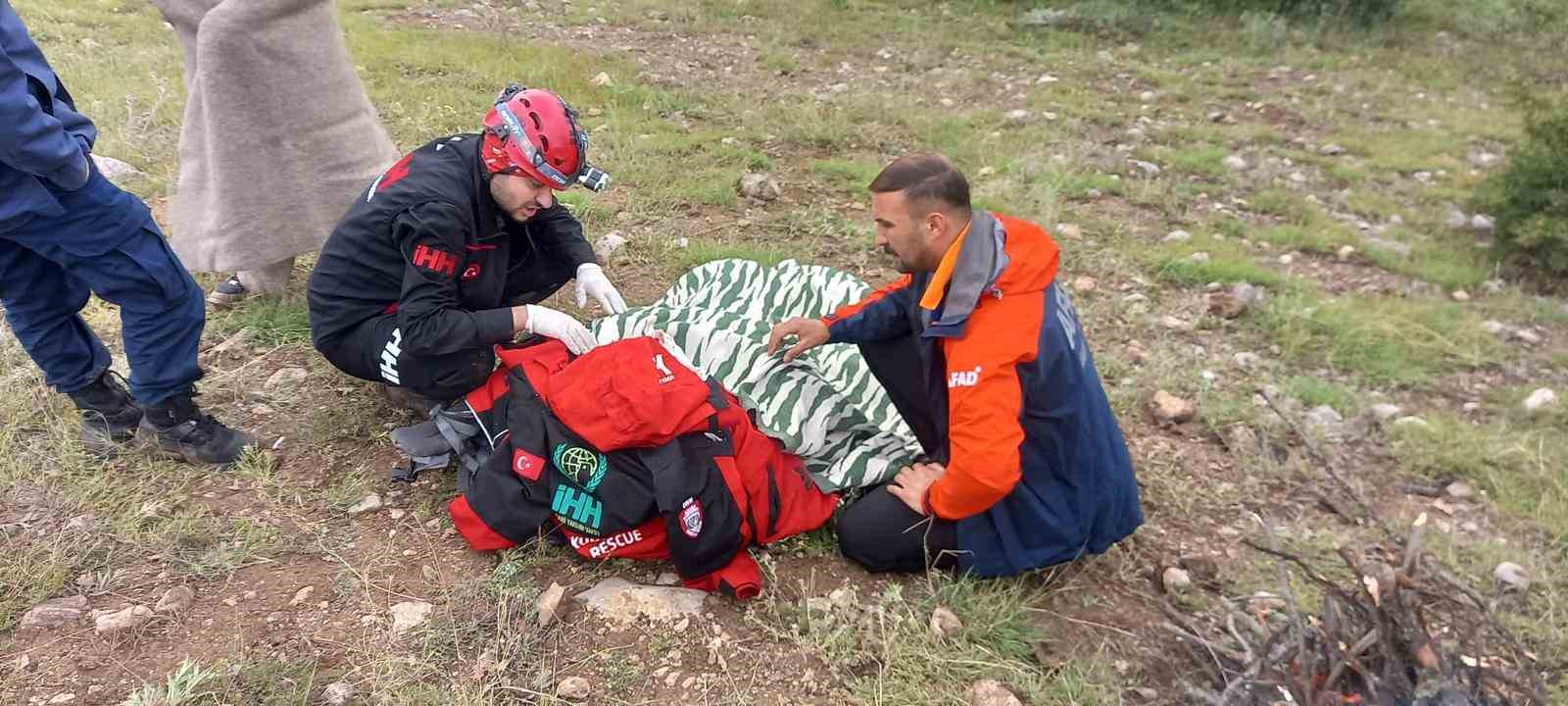 Ormanlık alanda kaybolan yaşlı kadım helikopterle kurtarıldı