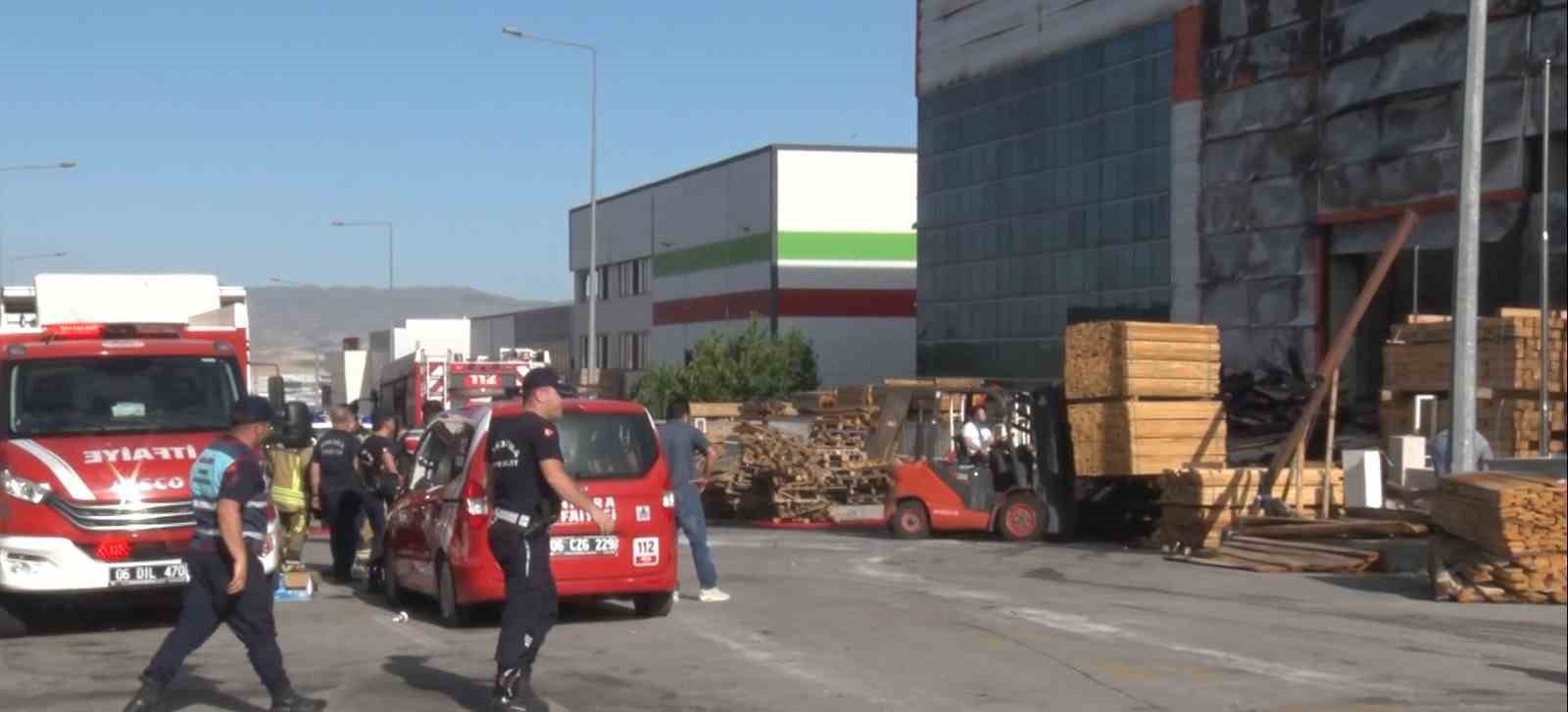 ANKARA'NIN SİNCAN İLÇESİNDE HENÜZ BİLİNMEYEN BİR SEBEPTEN DOLAYI SABAH SAATLERİNDE