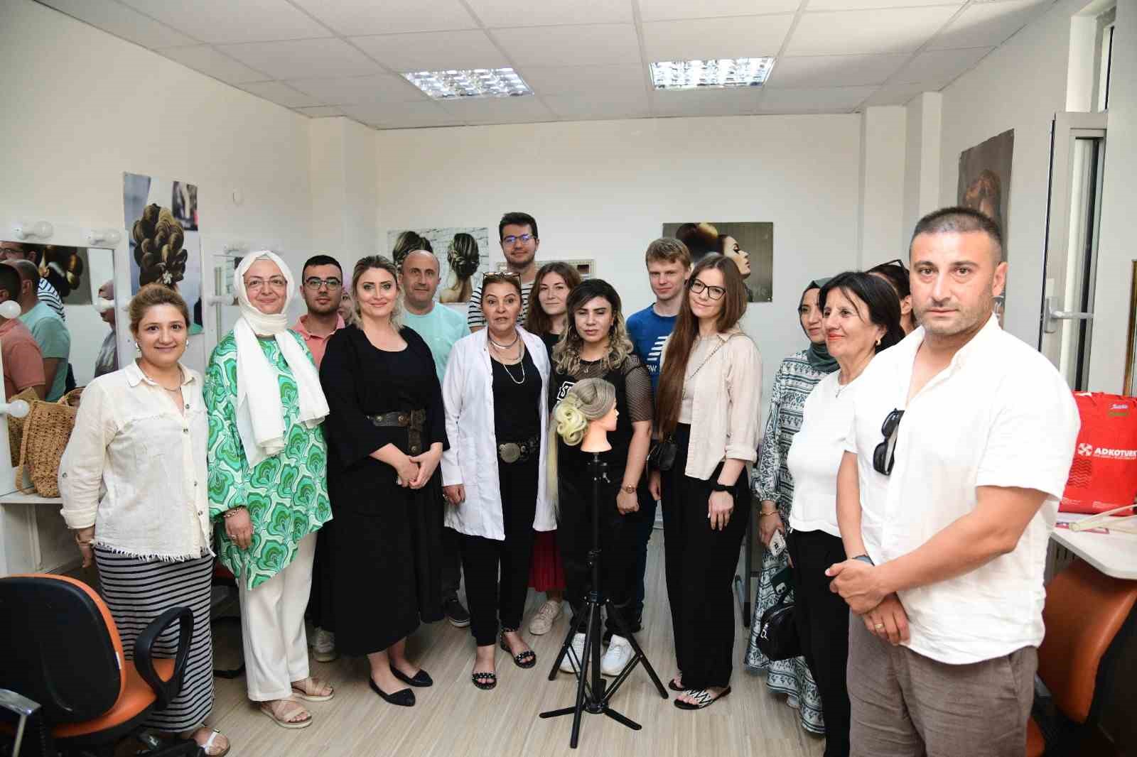 ANKARA'YA GELEN AVRUPALI HEYET, PURSAKLAR BELEDİYESİ HANIM EVLERİ'NDE YÜRÜTÜLEN KURSLARI