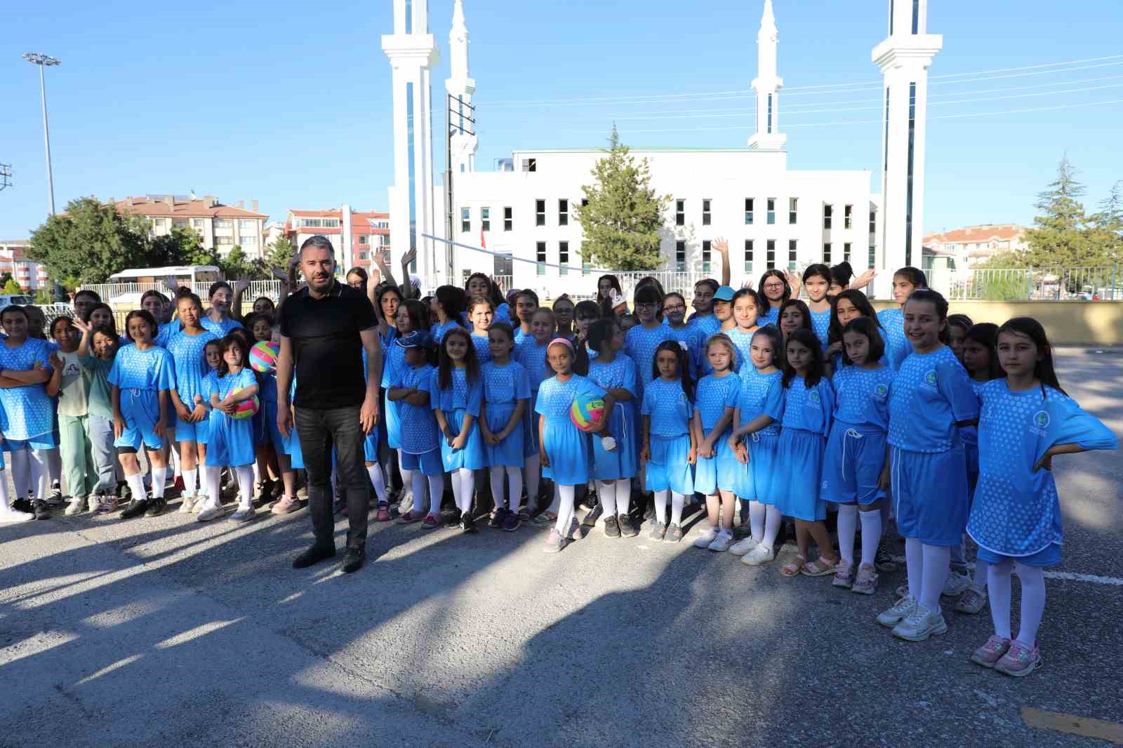 PURSAKLAR BELEDİYESİ TARAFINDAN DÜZENLENECEK OLAN ‘YAZ SPOR OKULLARI’ İLE 7-14