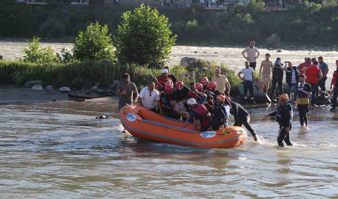 RİZE’DE SERİNLEMEK İÇİN FIRTINA