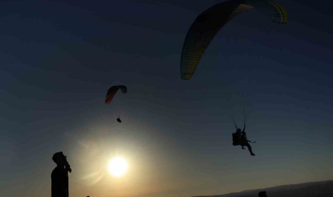 PARAŞÜT TUTKUNLARININ SAKARYA'DAKİ GÖZDE