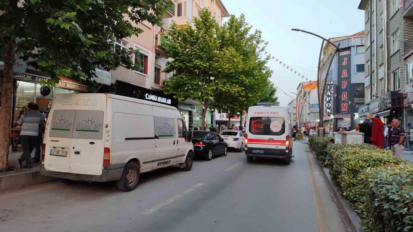 Saklandığı yerden ağlayarak  çıktı, kimse ne olduğunu anlayamadı