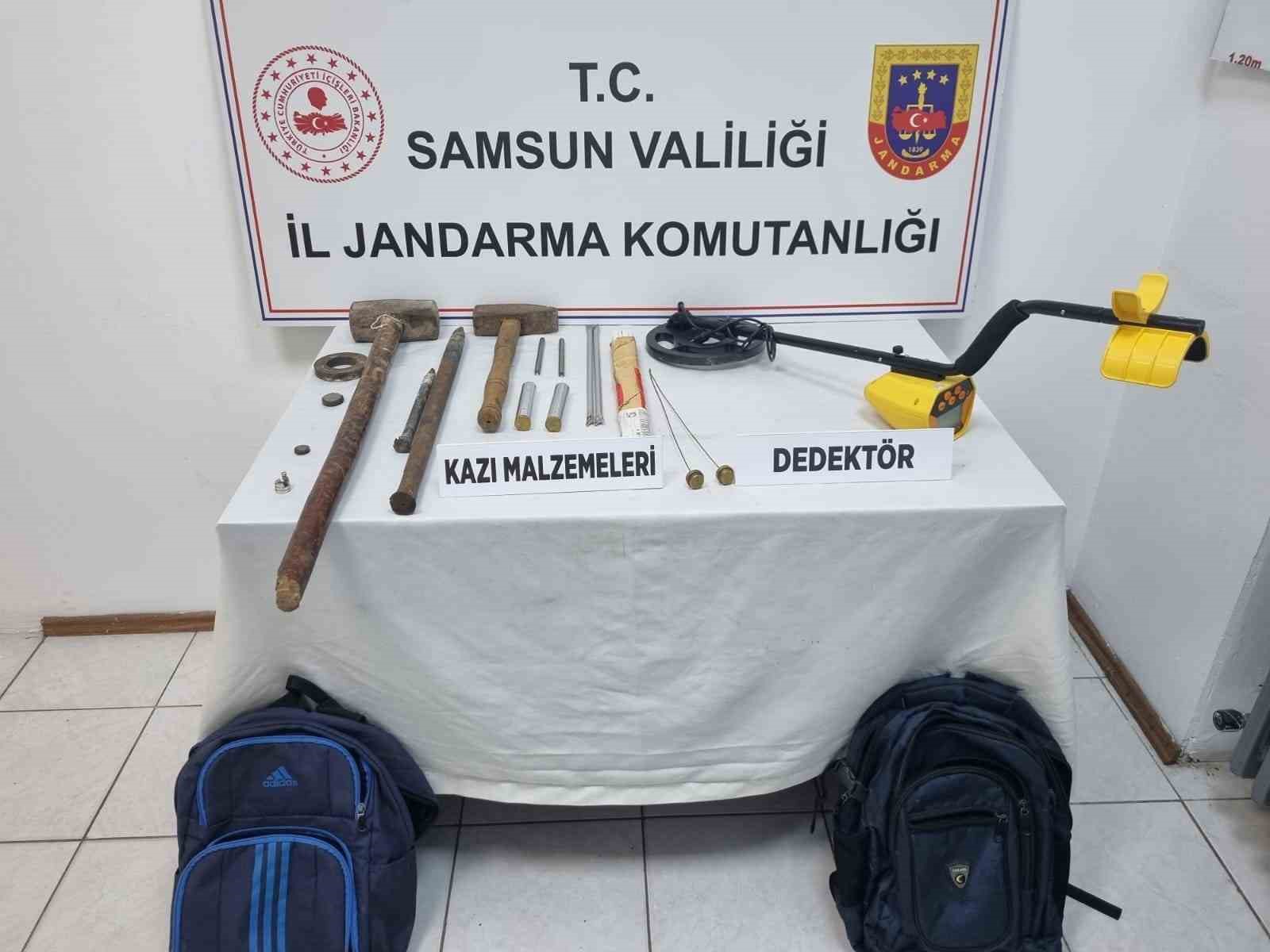 Samsun’da defineciler suçüstü yakalandı