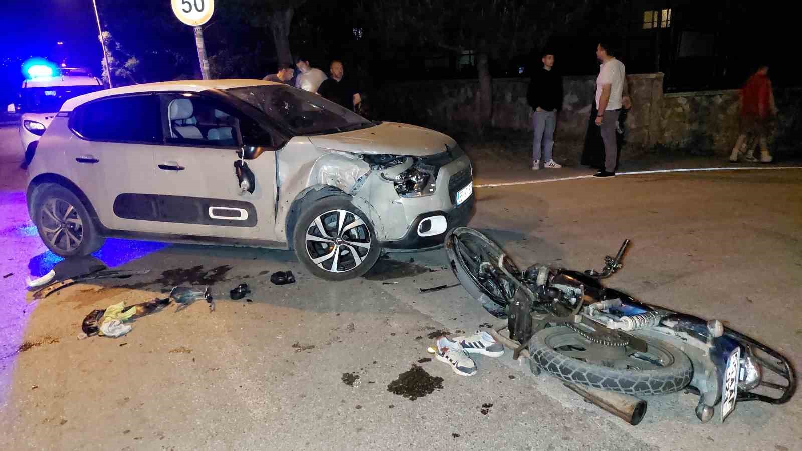 Samsun’da motosiklet ile otomobil çarpıştı: 1’i ağır 2 yaralı