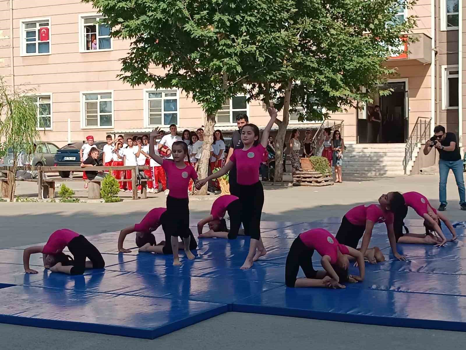 Sarıgöl’de ’Hayat Boyu Öğrenme Haftası’ coşkuyla kutlandı