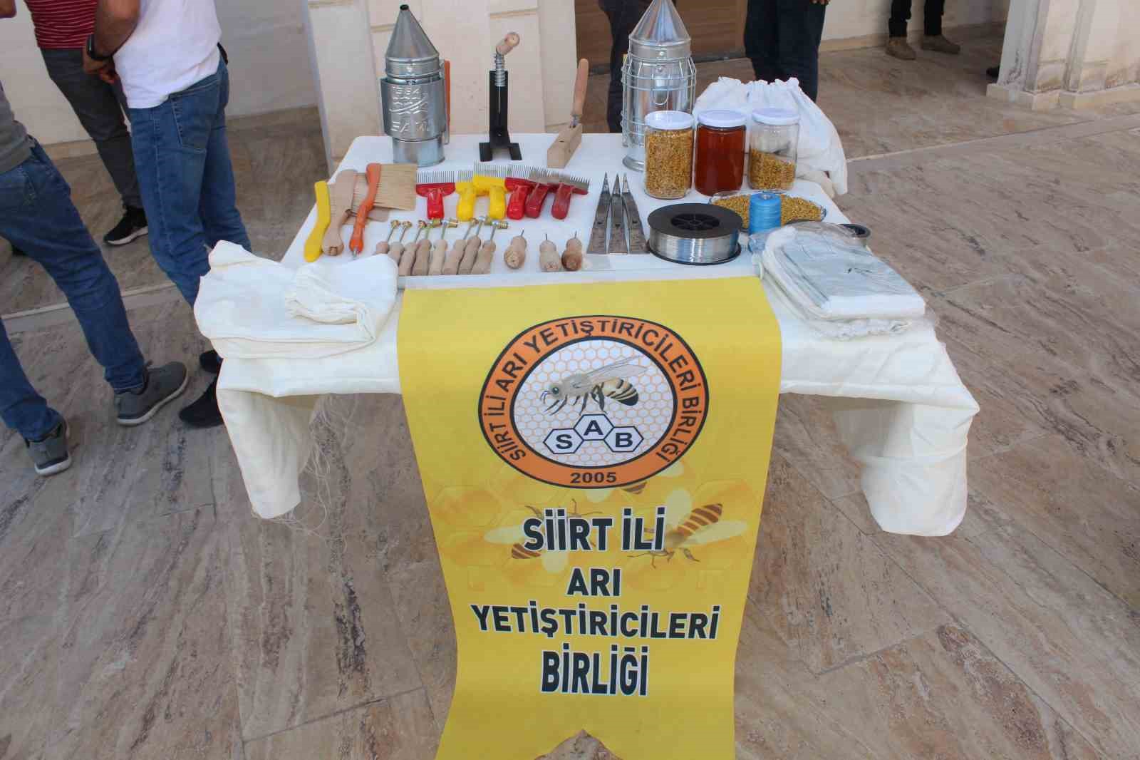 Siirt’te arıcılara yüzde 50 hibe destekli arı kovanı dağıtıldı