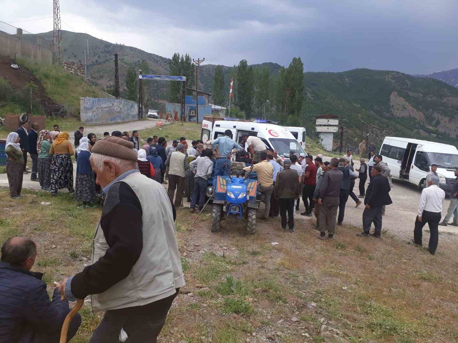 Siirt’te üzerine yıldırım düşen genç kız yaralandı