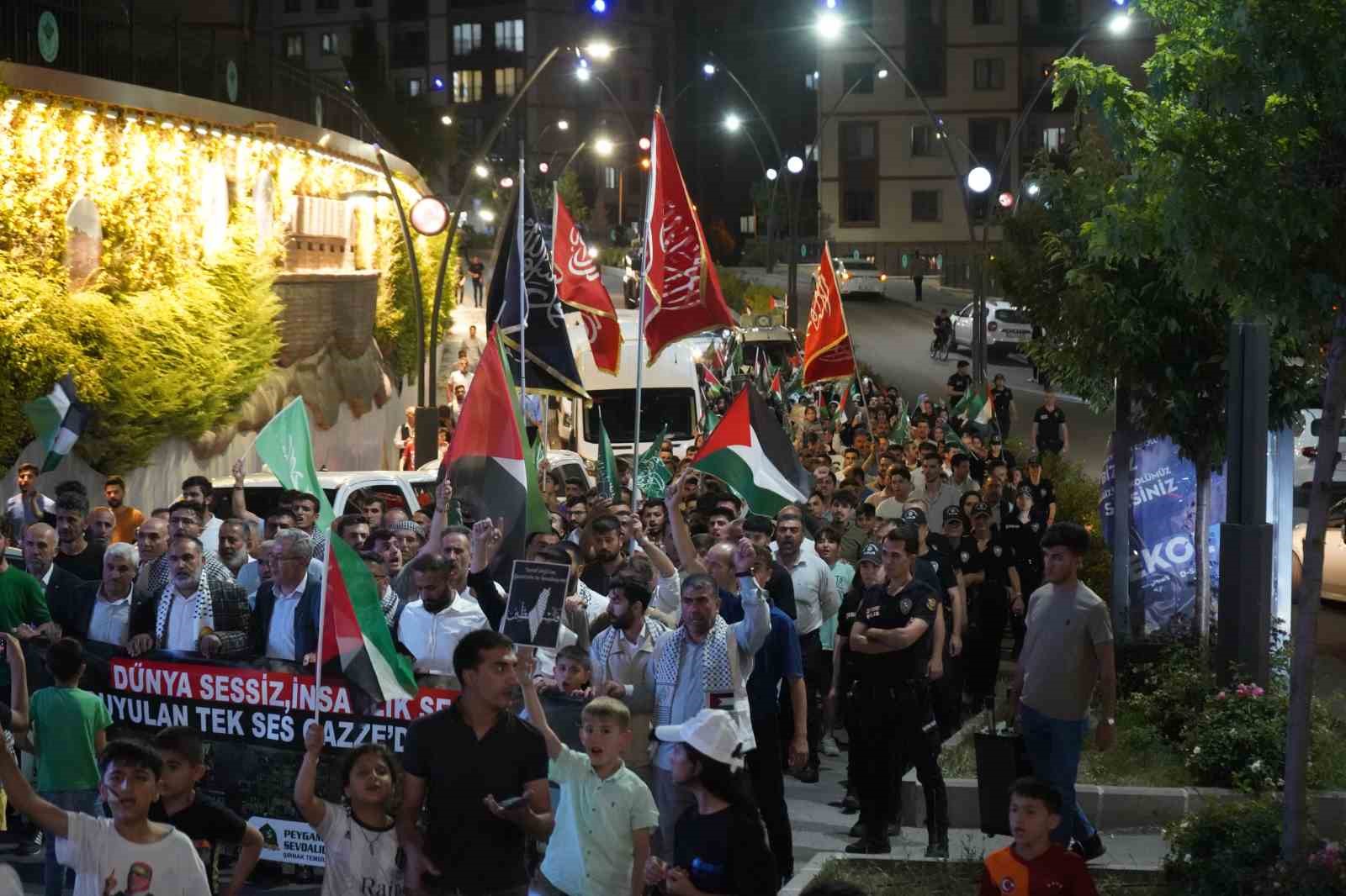 Şırnak’ta vatandaşlar Gazze için yürüdü