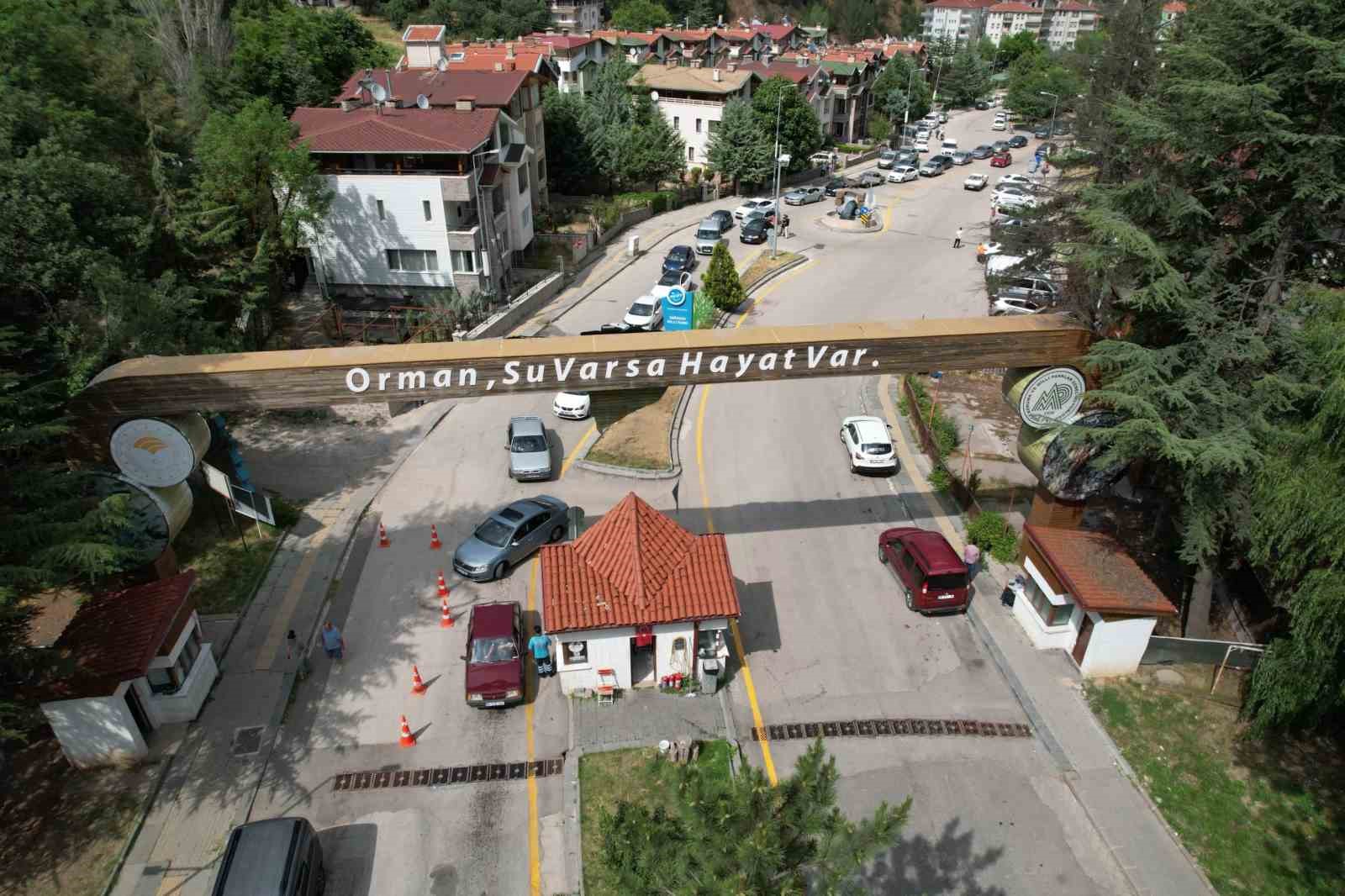 KURBAN BAYRAMI TATİLİNİ PİKNİK YAPARAK DEĞERLENDİRMEK İSTEYEN VATANDAŞLAR, ANKARA'NIN SİMGE