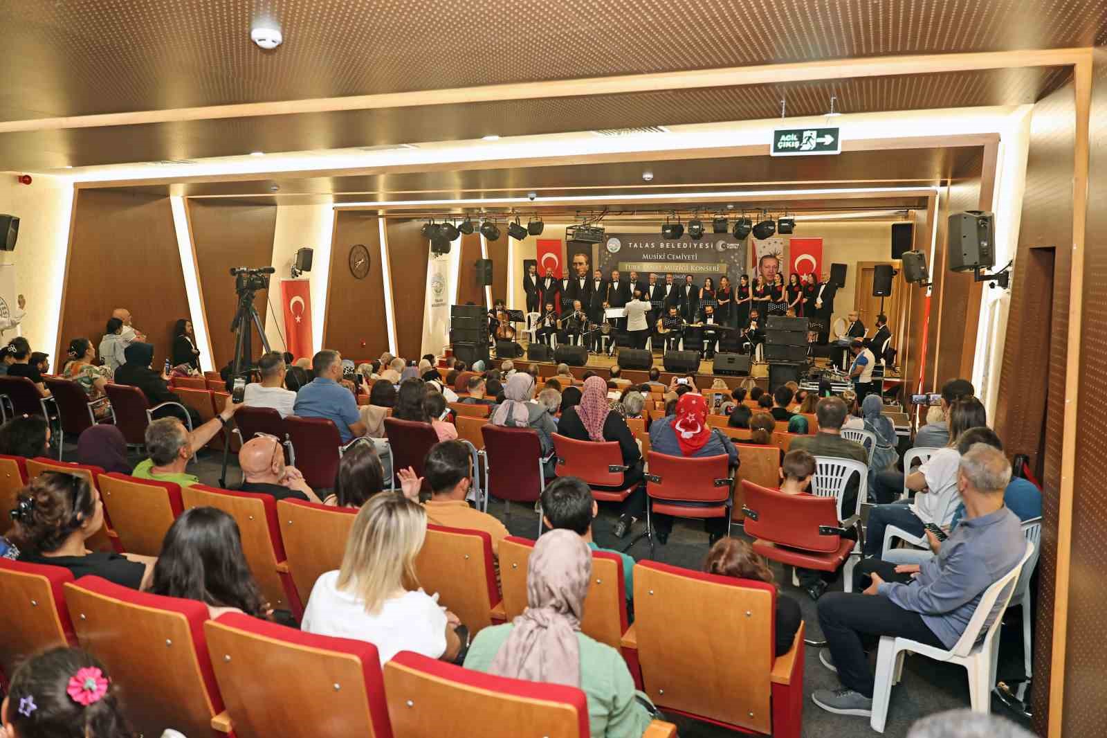 Talas Musiki Cemiyeti’nden kulakların pasını silen konser