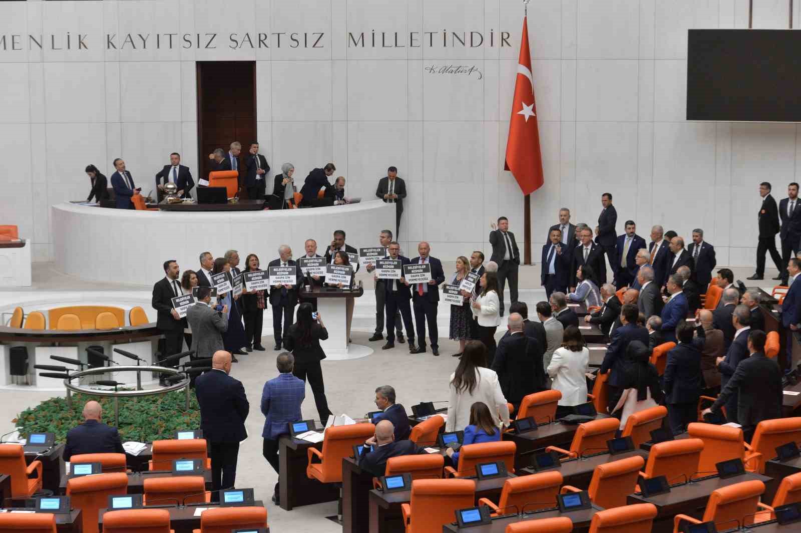 TBMM GENEL KURULUNDA, HALKLARIN EŞİTLİK VE DEMOKRASİ PARTİSİ (DEM PARTİ)