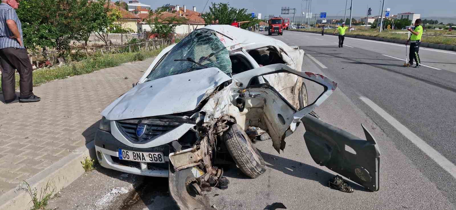 Tır otomobil ve hafif ticari araca çarptı: 5 yaralı