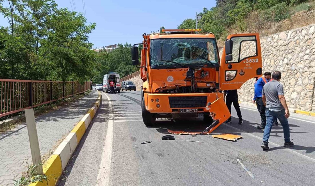 TUNCELİ’DE İKİ ARACIN ÇARPIŞMASI