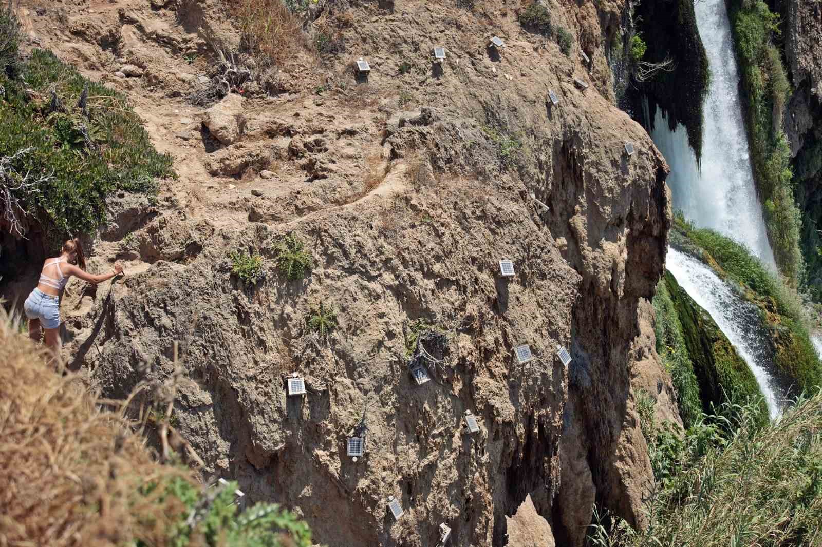 Turistlerin “yasak aşkı” Düden Şelalesi