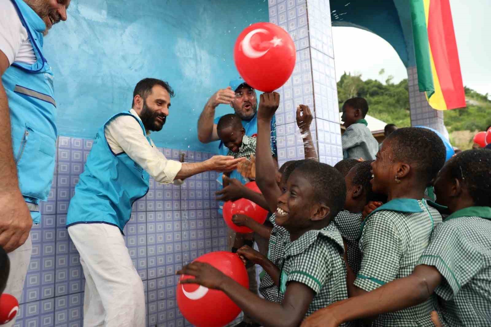 ÜNLÜ İSİMLER ÇEKTİKLERİ VİDEOLARLA TÜRKİYE DİYANET VAKFI’NIN 2024 YILI VEKALETLE