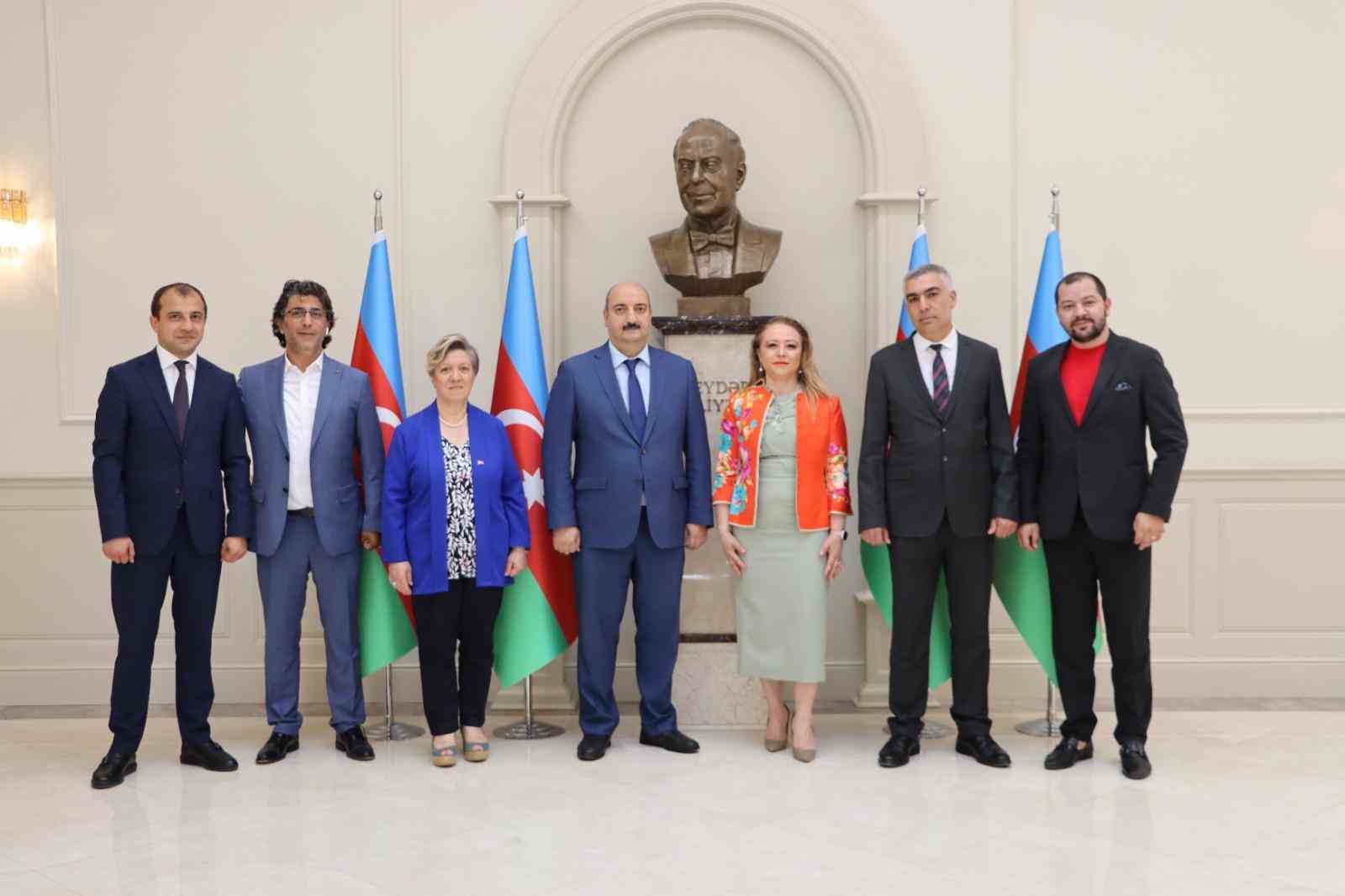 ANKARA SAĞLIK TURİZMİ FEDERASYONU GENEL BAŞKANI PROF. DR. AYSUN BAY