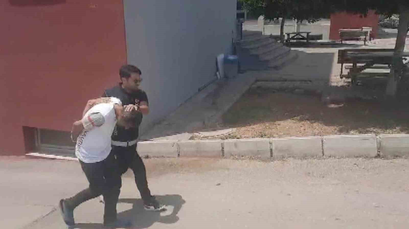 Uyuşturucu suçundan firari 2 hükümlü narkotik polislerden kaçamadı