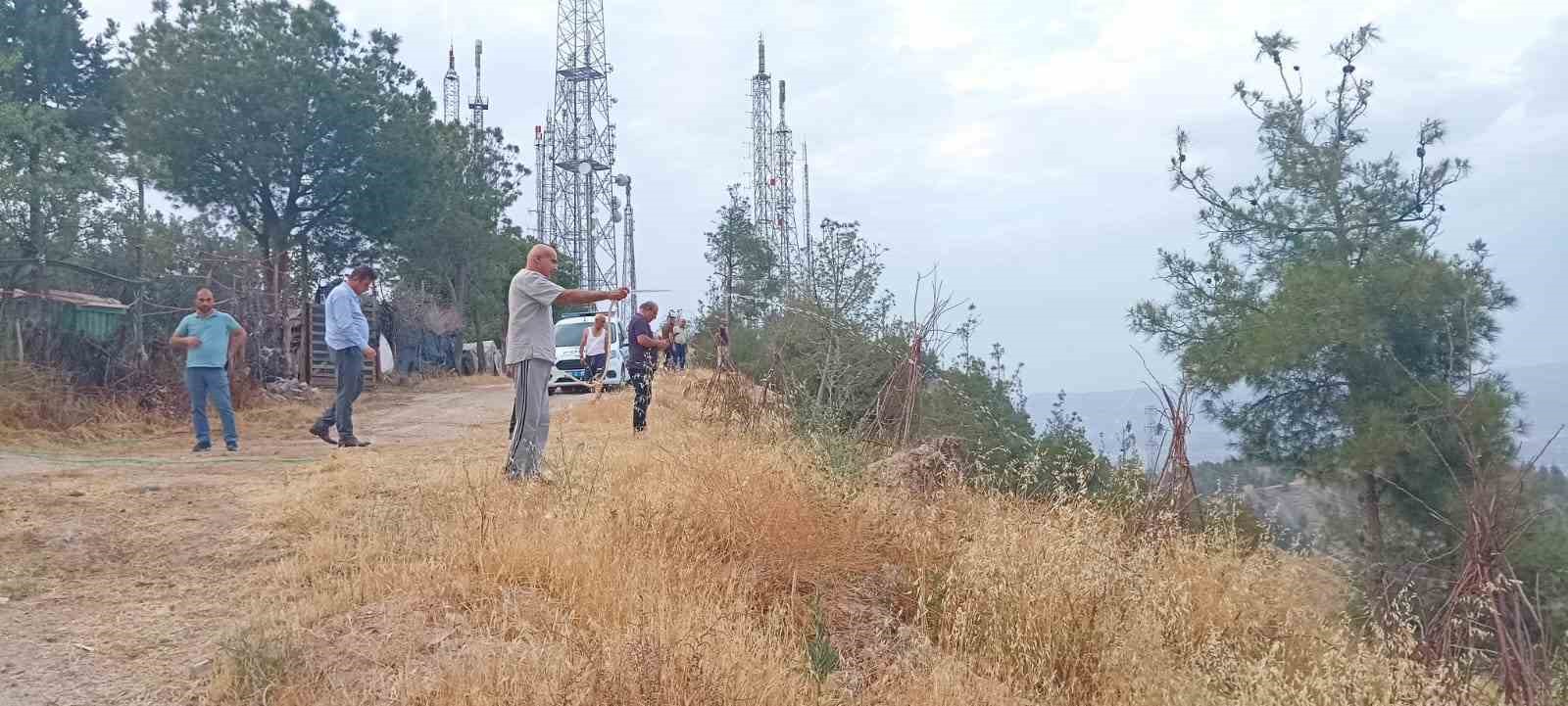 Yangının ilerlediği yerleşim alanlarında endişeli bekleyiş sürüyor