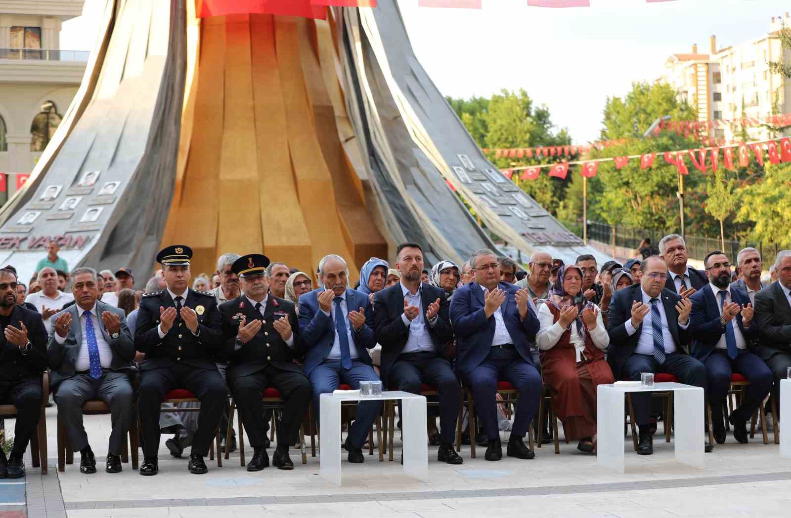 KEÇİÖREN’DE 15 TEMMUZ ŞEHİTLERİ İÇİN ANMA TÖRENİ DÜZENLENDİ.