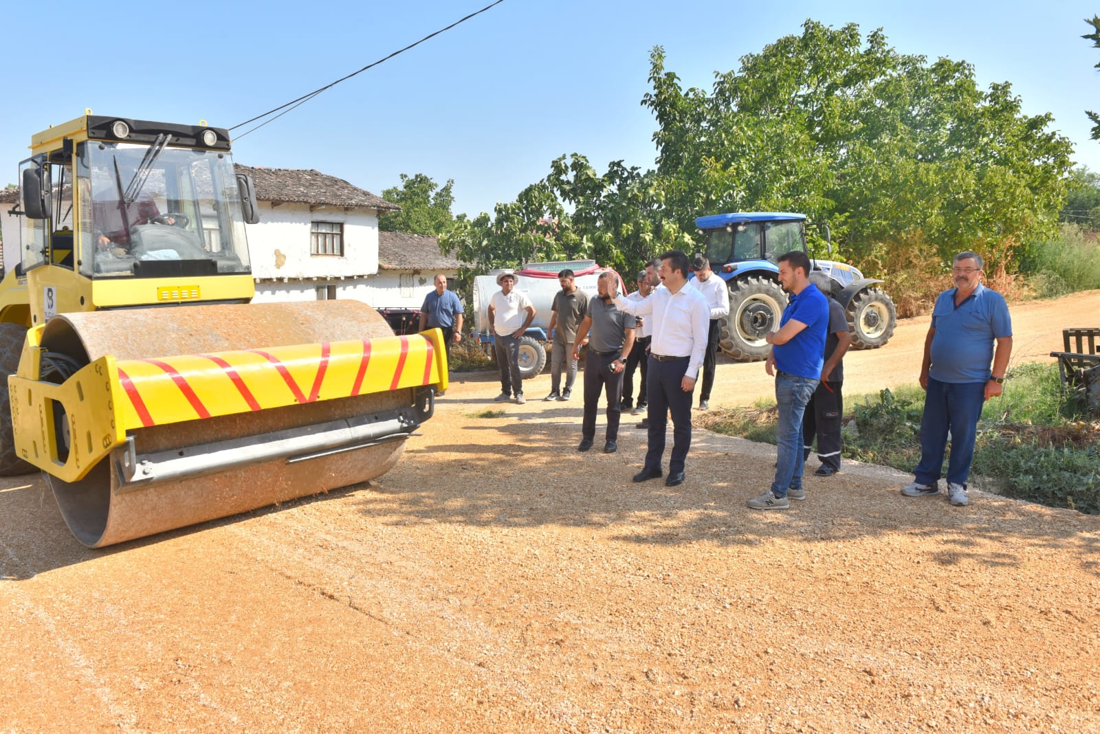 BAŞKAN ÖZEL: YENİŞEHİR’İN KIRSALIN DA SORUNLAR ÇÖZÜLÜYOR