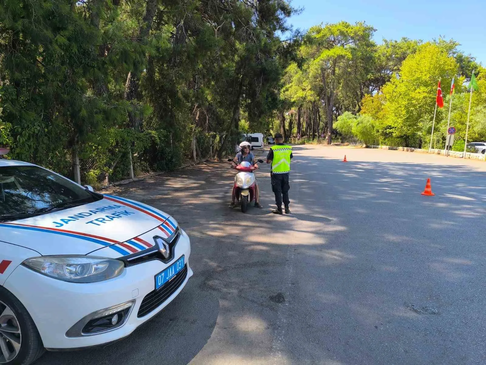 Antalya’da kurallara uymayan motosikletlilere ceza yağdı