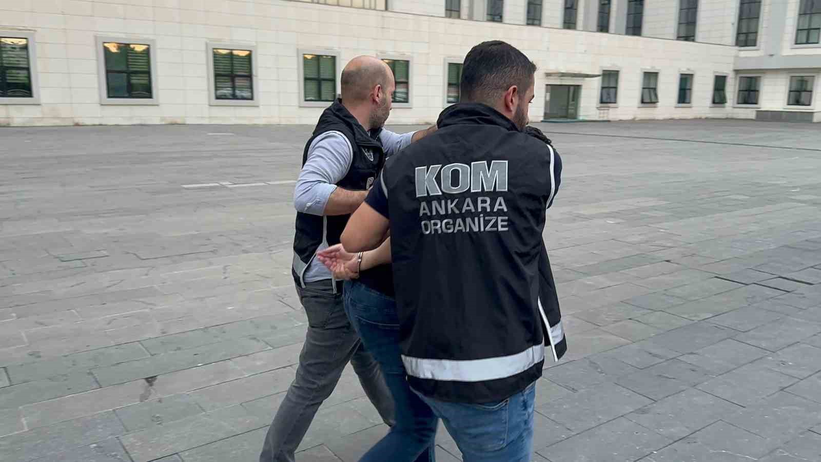 Aranan FETÖ’cü Ankara’da yakalanarak gözaltına alındı