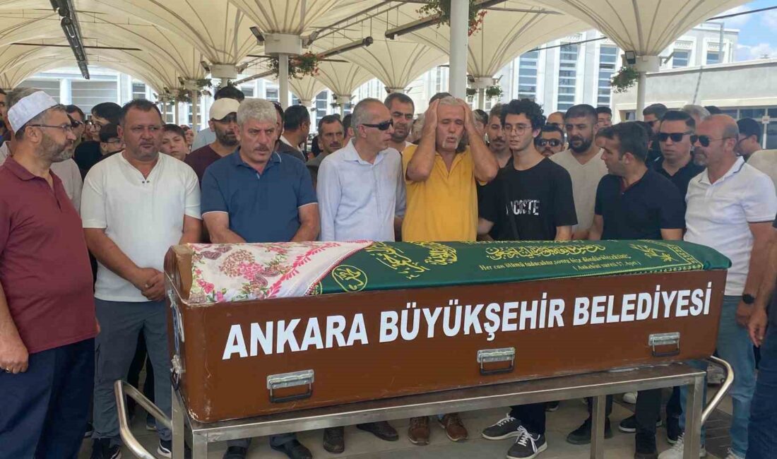 ANKARA’DA, MAHSUR KALDIĞI ASANSÖRDEN KURTARILMAYA ÇALIŞILDIĞI ESNADA 5. KATTAN BOŞLUĞA