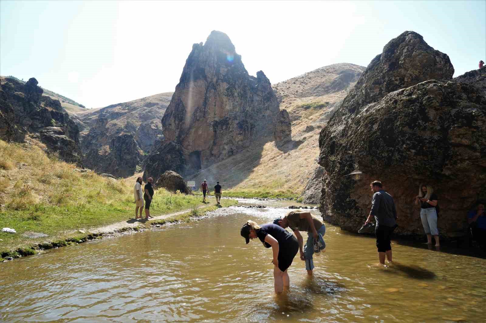 “Babamın Damadı” filminin oyuncu kadrosu netleşti: Muş’ta romantik komedi rüzgarı