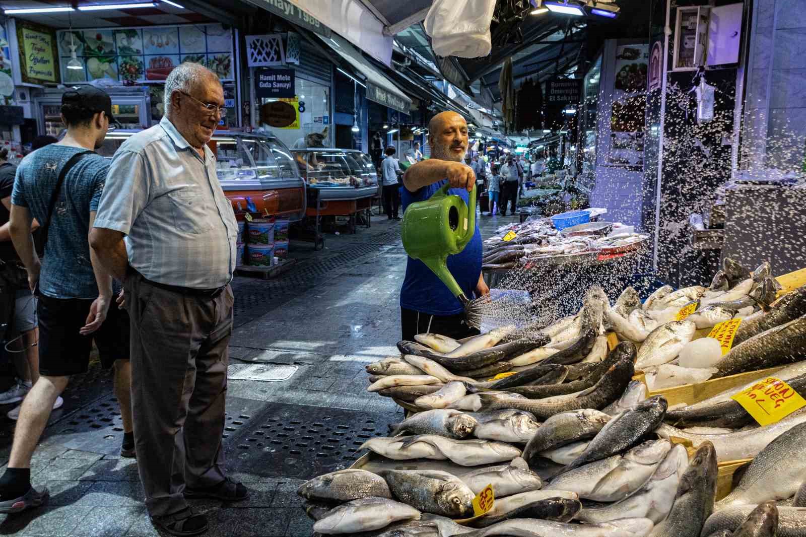 Balık var, satış yok