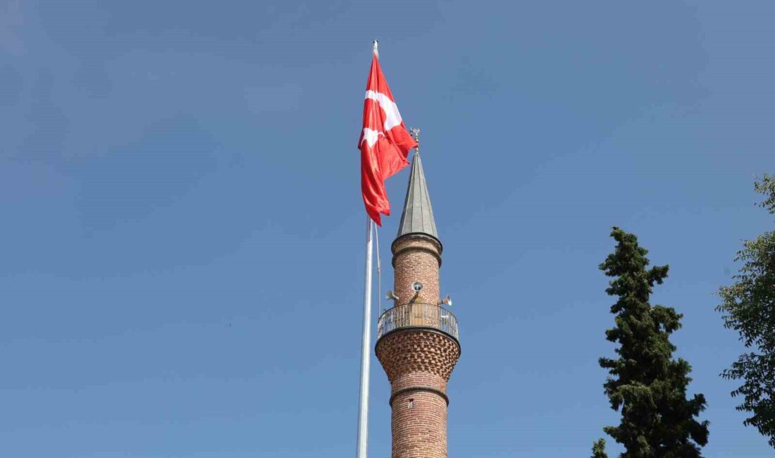 UŞAK BELEDİYE BAŞKANI ÖZKAN YALIM, İSMETPAŞA CADDESİ’NDE ESKİ BELEDİYE BİNASI