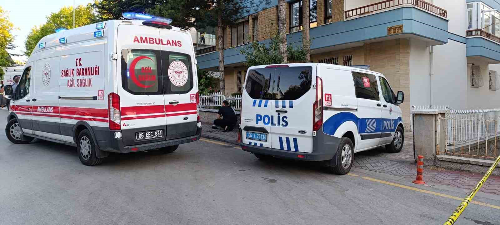 ANKARA'NIN ÇANKAYA İLÇESİNDE BİR KİŞİ, REHİN ALDIĞI 2 ÇOCUĞUNU TABANCAYLA