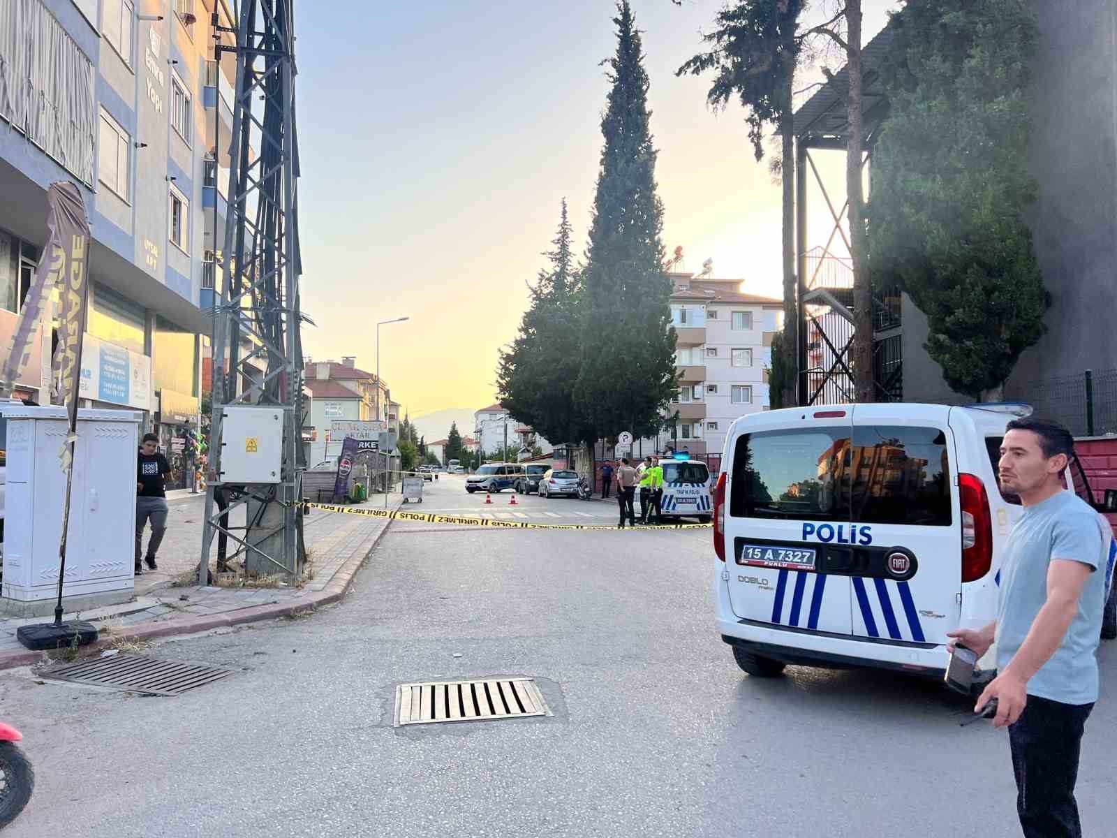 Burdur’da çıkan kavgada silahlar patladı: 2 yaralı