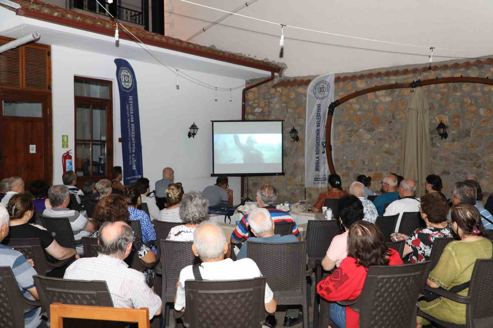 Büyükşehir Belediyesi 100 Yaş Evinde yazlık sinema günleri