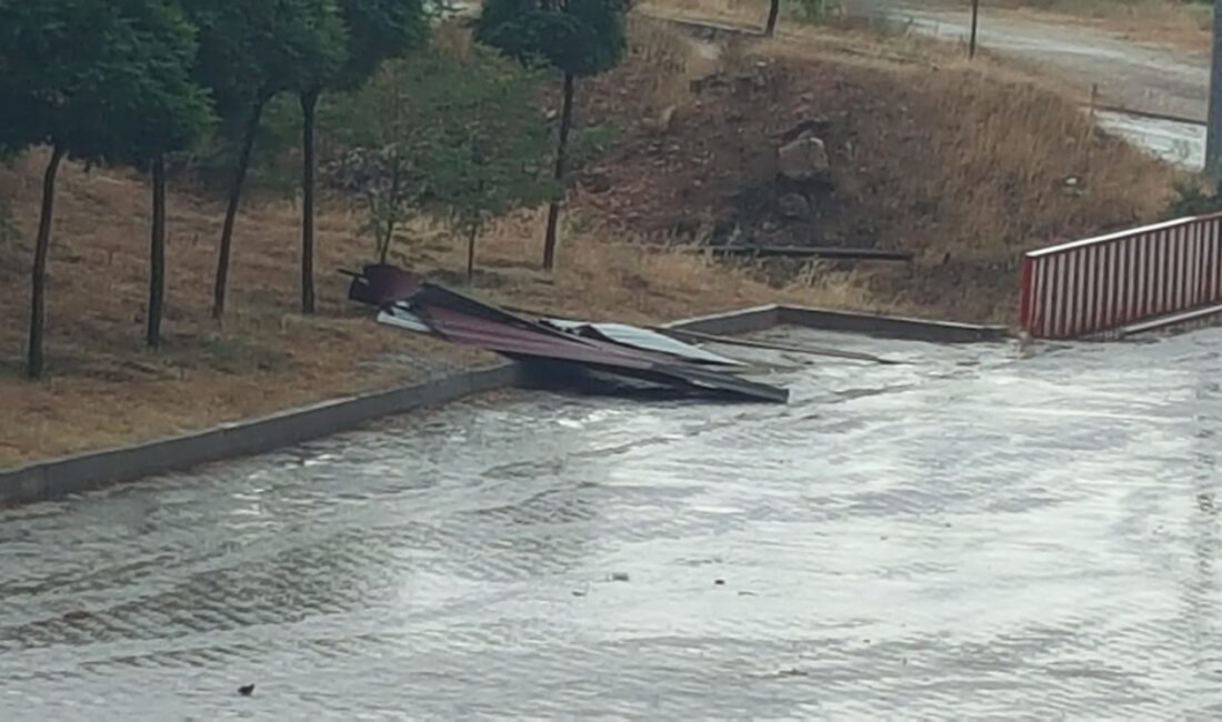 TUNCELİ’NİN PERTEK İLÇESİNDE FIRTINA