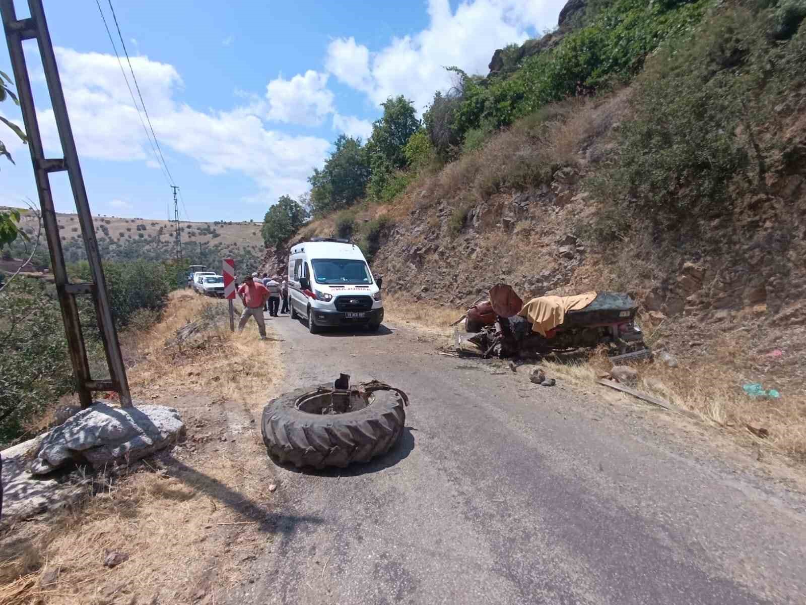 Çorum’da traktör 30 metrelik şarampole uçtu: 1 ölü