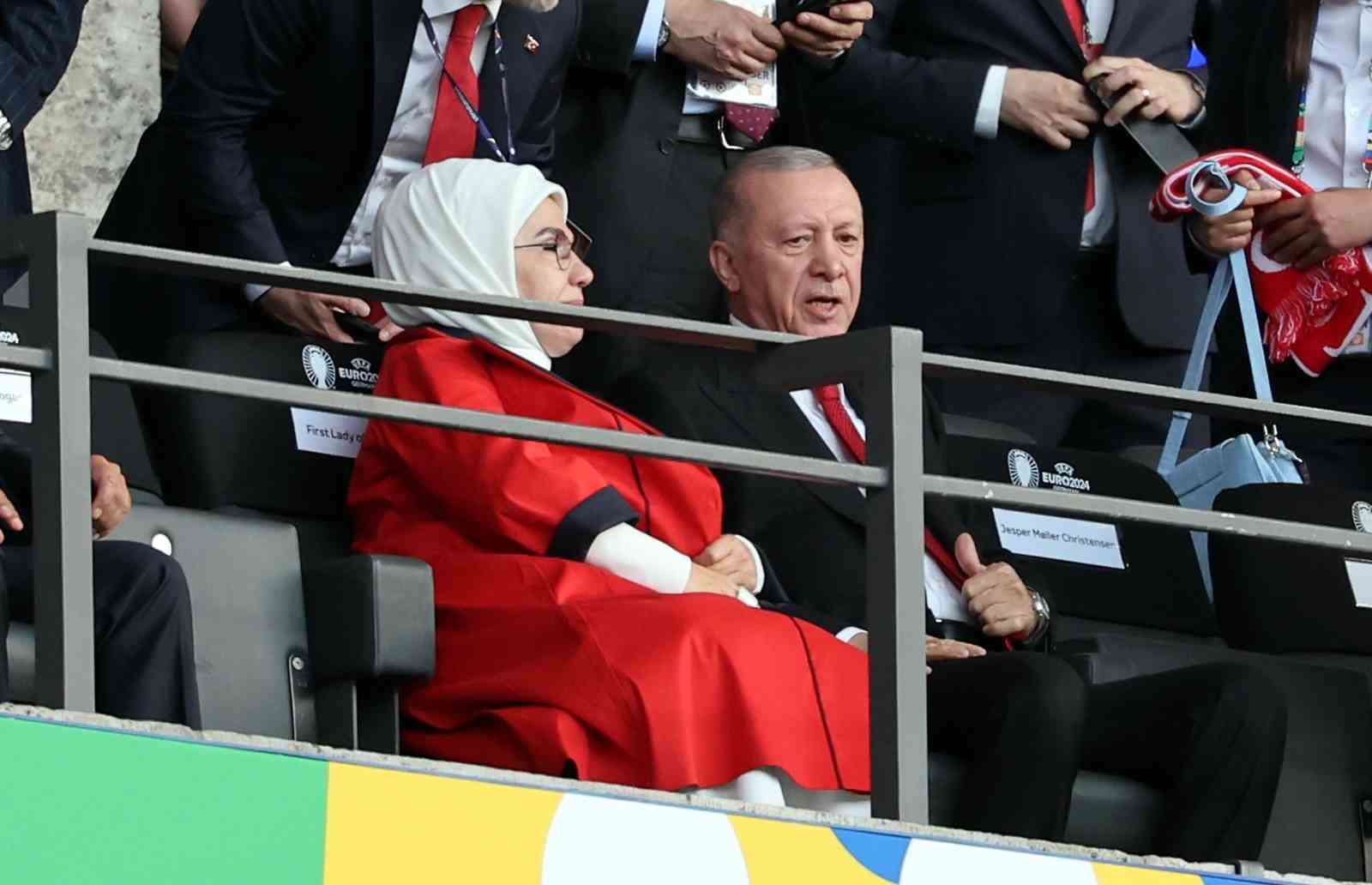 Cumhurbaşkanı Recep Tayyip Erdoğan, Türkiye – Hollanda maçını izledi