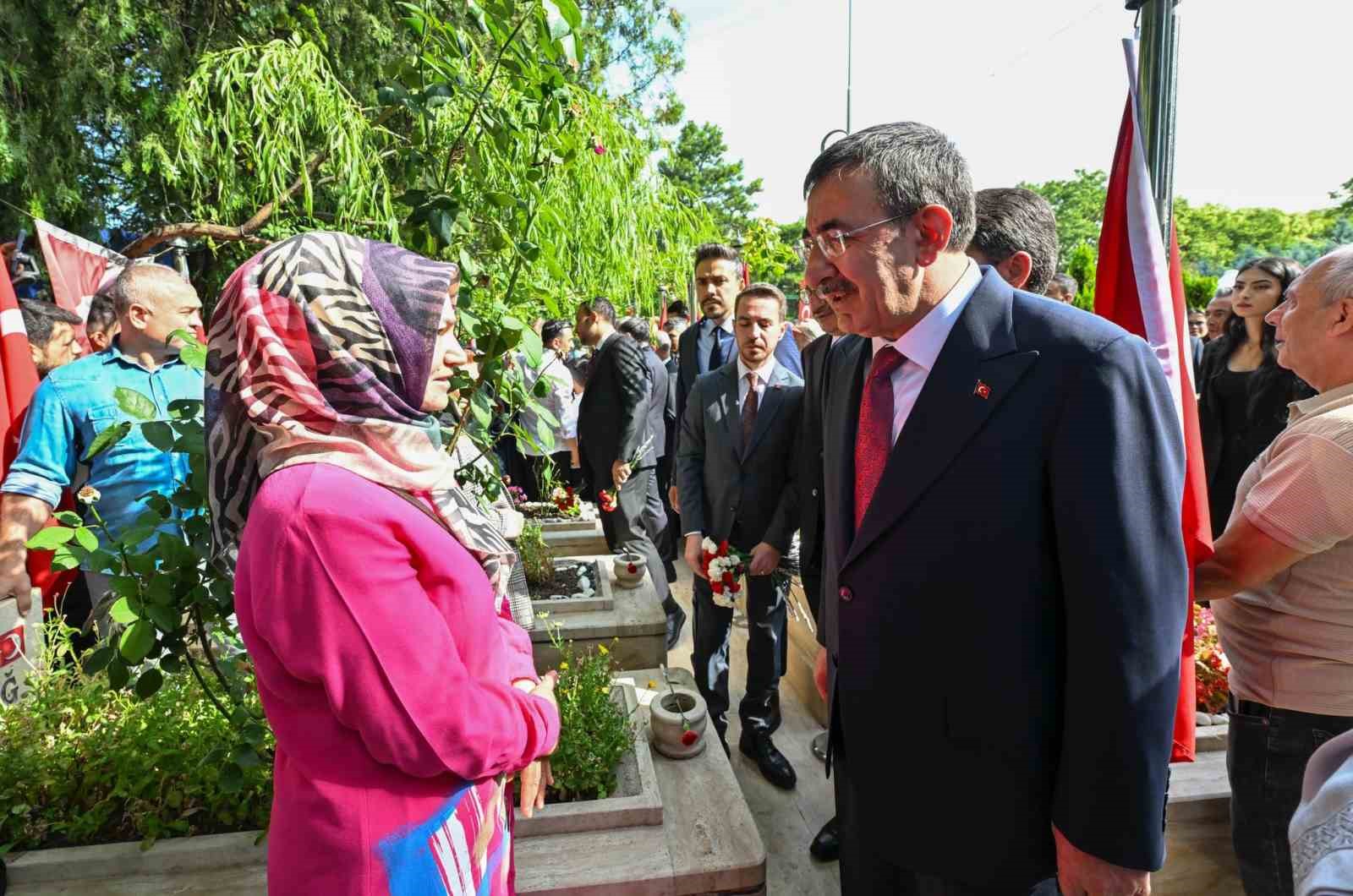 CUMHURBAŞKANI YARDIMCISI CEVDET YILMAZ, 15 TEMMUZ DEMOKRASİ VE MİLLİ BİRLİK