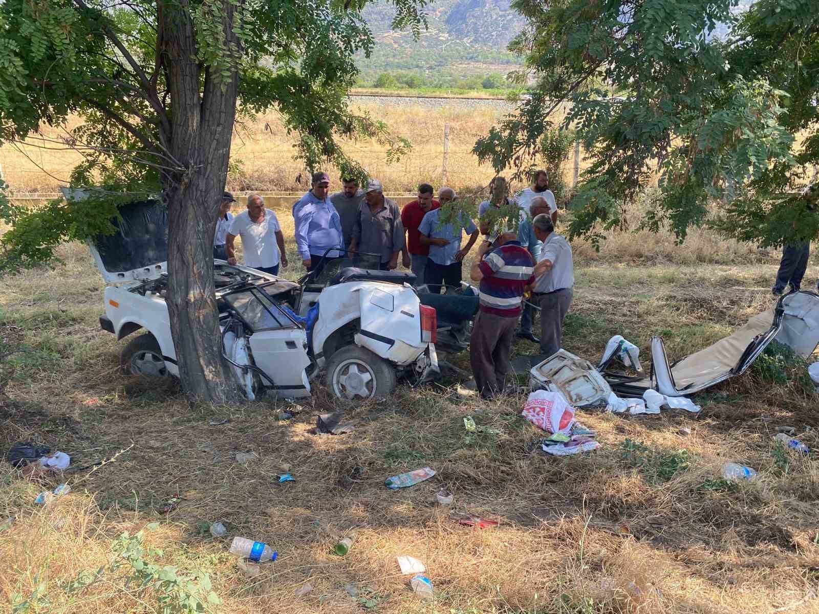 Denizli’de iki otomobil çarpıştı: 1 ölü, 1 yaralı