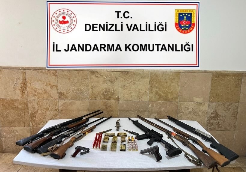 Denizli’de silah kaçakçılığı operasyonu: 8 gözaltı