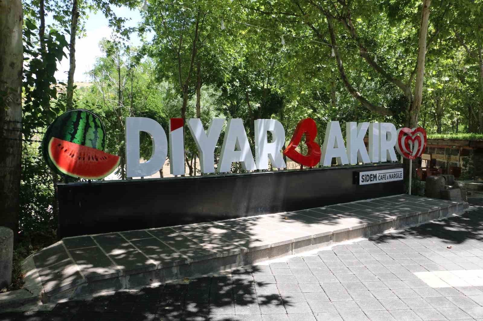 Diyarbakır’da termometreler 45 dereceyi gösterdi: Tarihi mekanlar boş kaldı