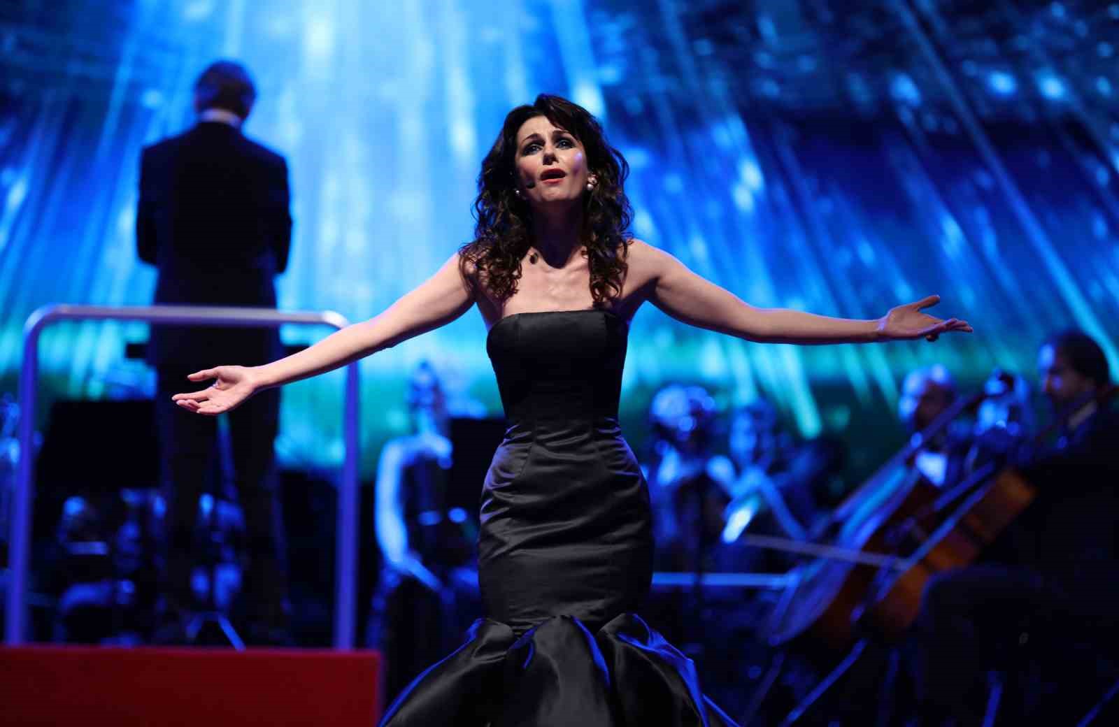 Dünyaca ünlü soprano Emma Shapplin 9 Ekim’de Antalya’da