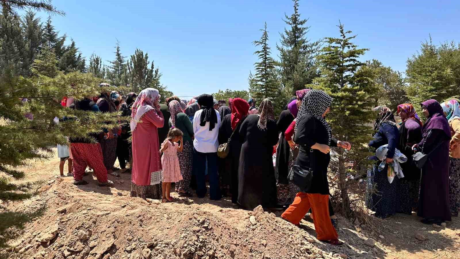 Gaziantep’te gölette boğulan 2’si kardeş 3 kişi defnedildi