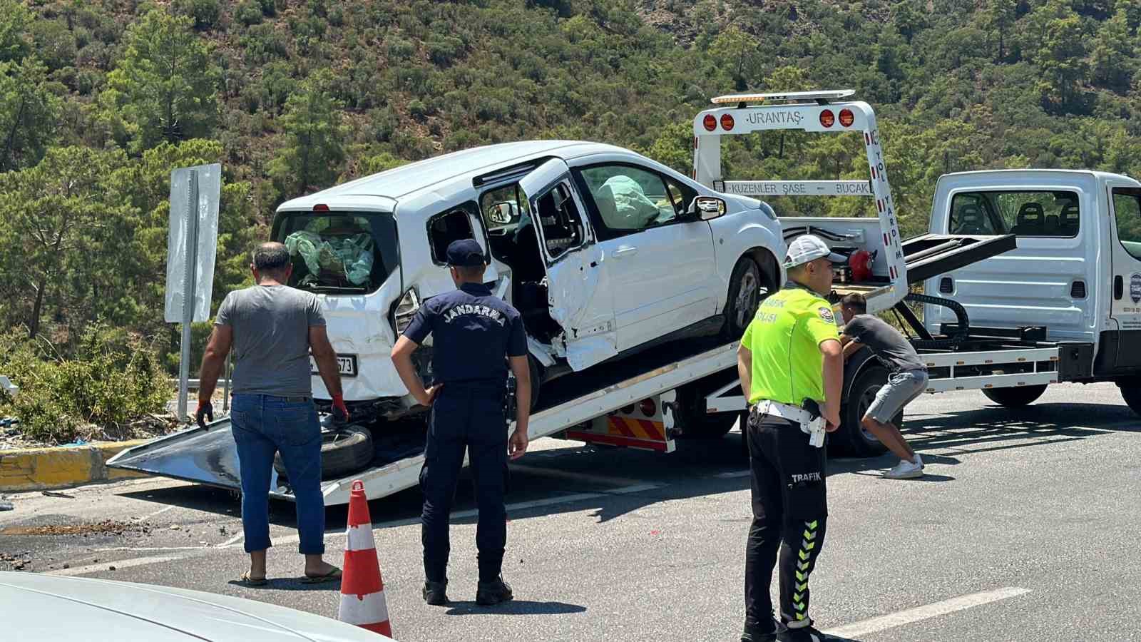 Göcek’te feci kaza; 1 ölü, 10 yaralı