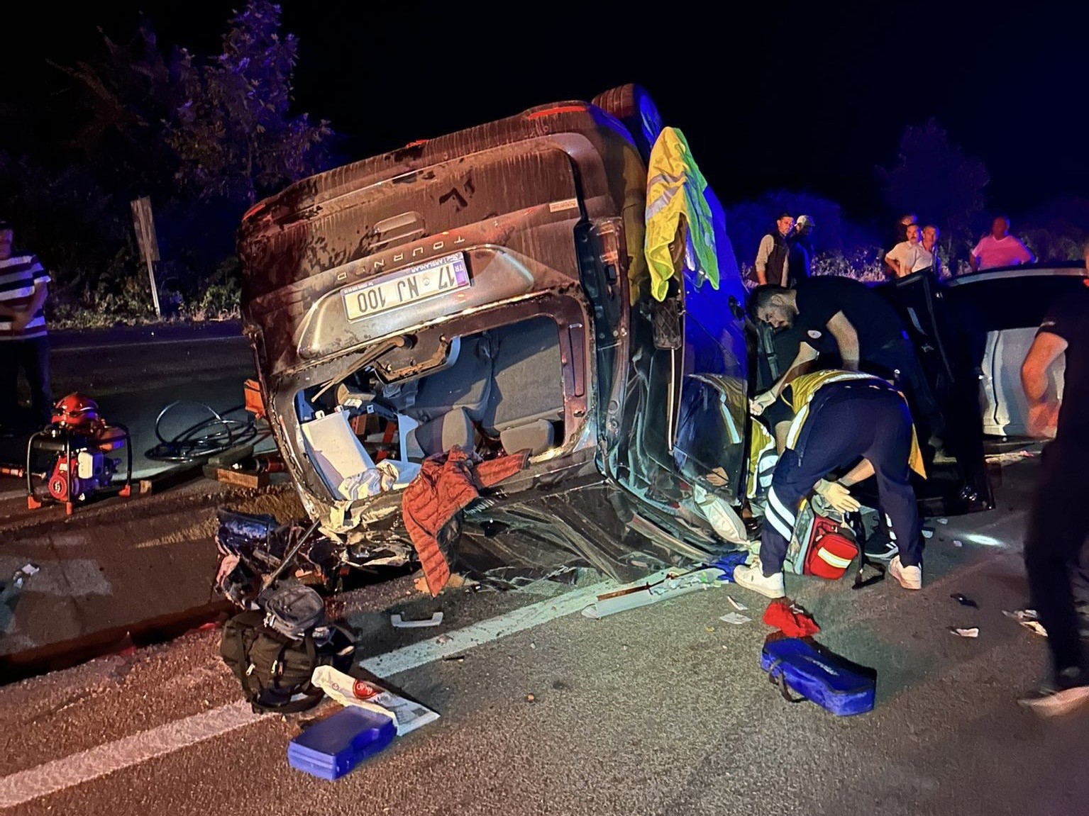 Gönen’de feci kaza… İki araç kafa kafaya çarpıştı: 1 ölü, 2 yaralı