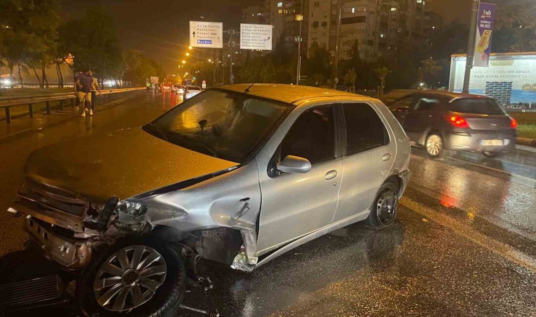 ANTALYA'DA GECE SAATLERİNDE SAĞANAK