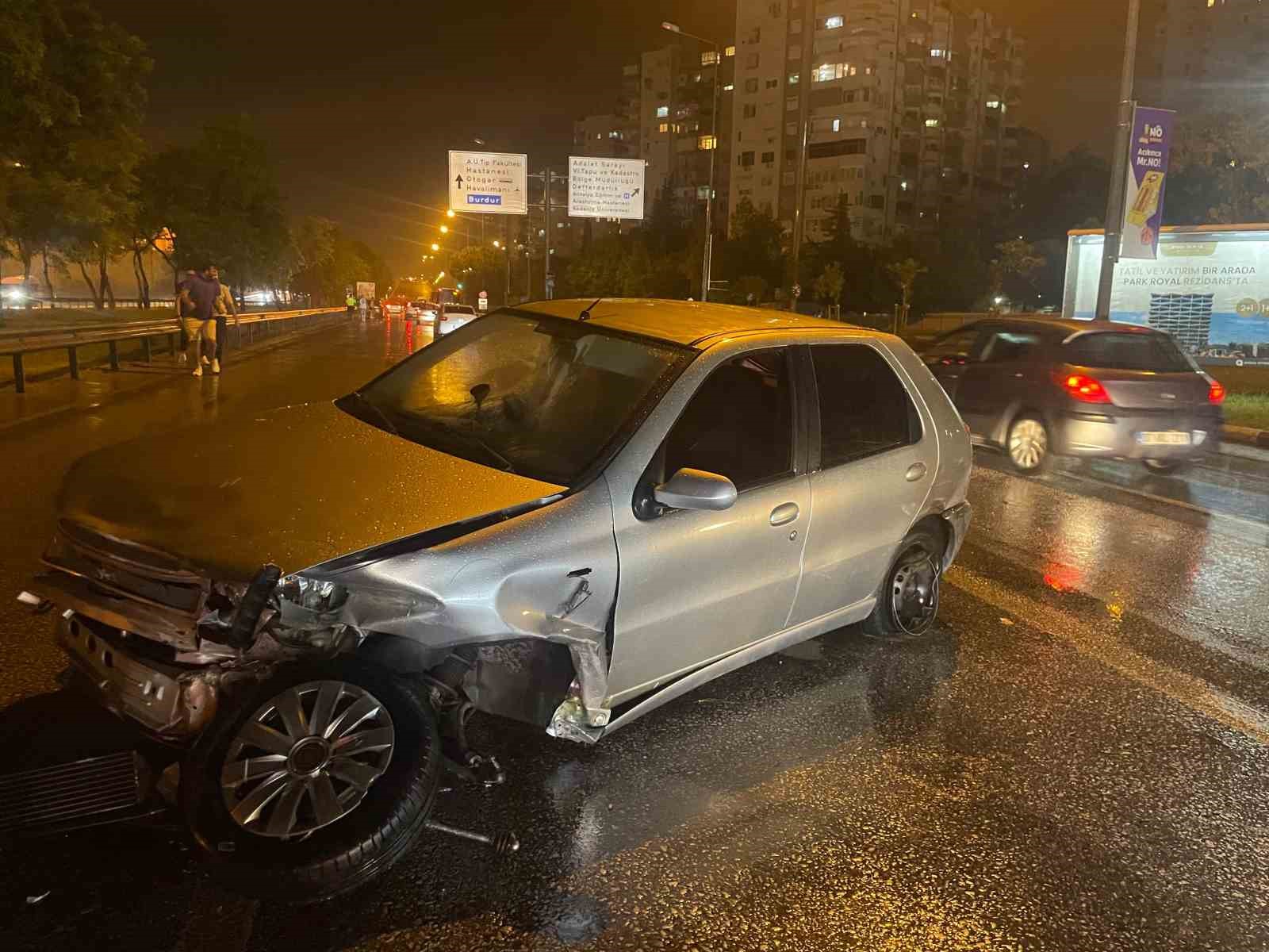 Hurdaya dönen otomobilde burunları bile kanamadı